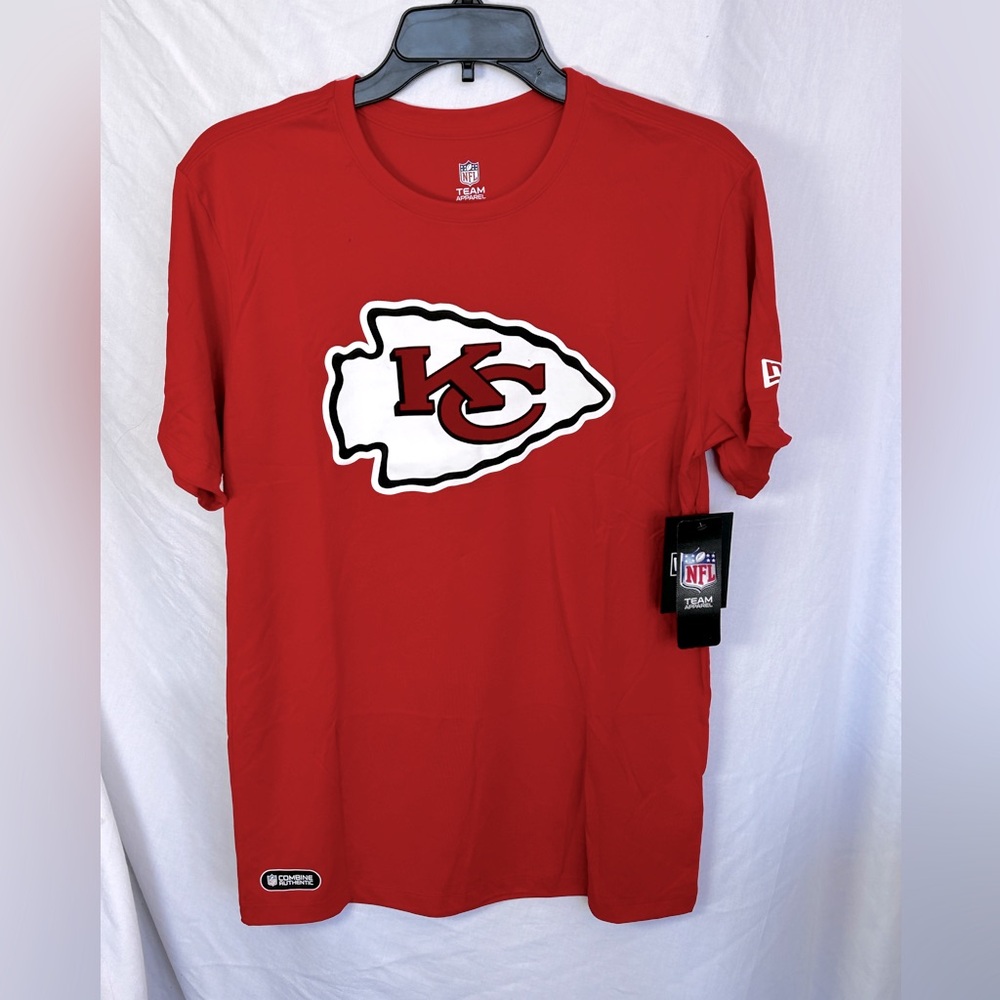 KC Chiefs NFL New Era shirt - Small - New!  🛍️
